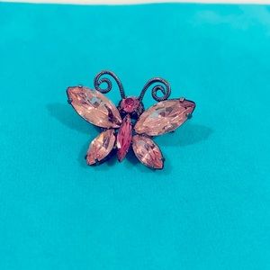 🦋 Mini Pink Jeweled Butterfly Pin